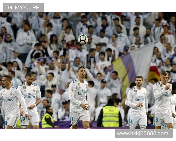 足球巨星九宫格精美壁纸集合展现经典瞬间与辉煌时刻 足球巨星九宫格精美壁纸集合展现经典瞬间与辉煌时刻